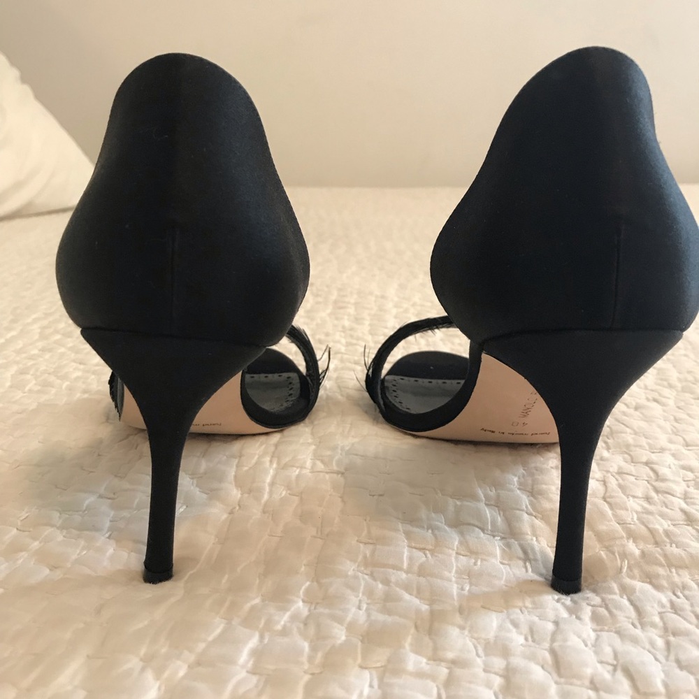 Manolo Blahnik Catalina Feather Satin Heel - Picture 5 of 5